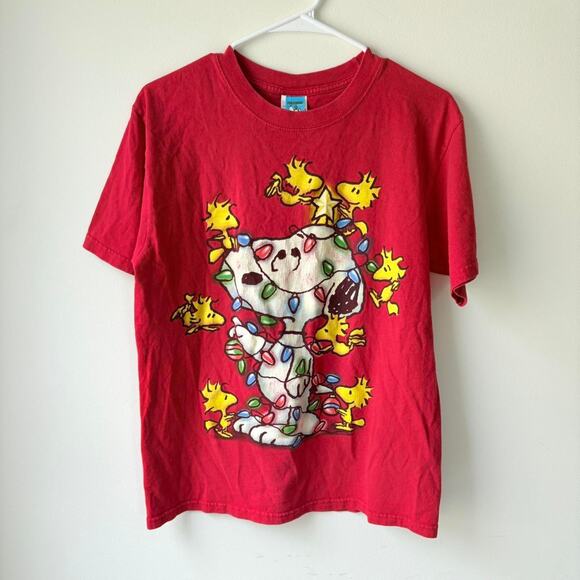 Vintage Red Peanuts Snoopy & Woodstock Christmas Lights Graphic Tee - Picture 5 of 6